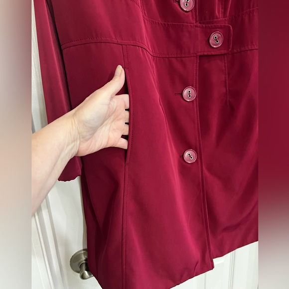 Merona, Single Breasted Water Repellent-Wine/Burgundy-Trench Rain Coat. - Picture 6 of 15